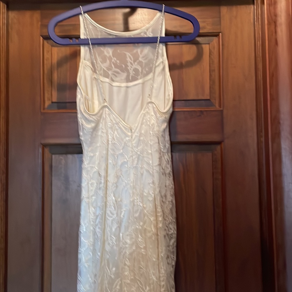 Gorgeous long ivory dress/gown - Picture 2 of 2